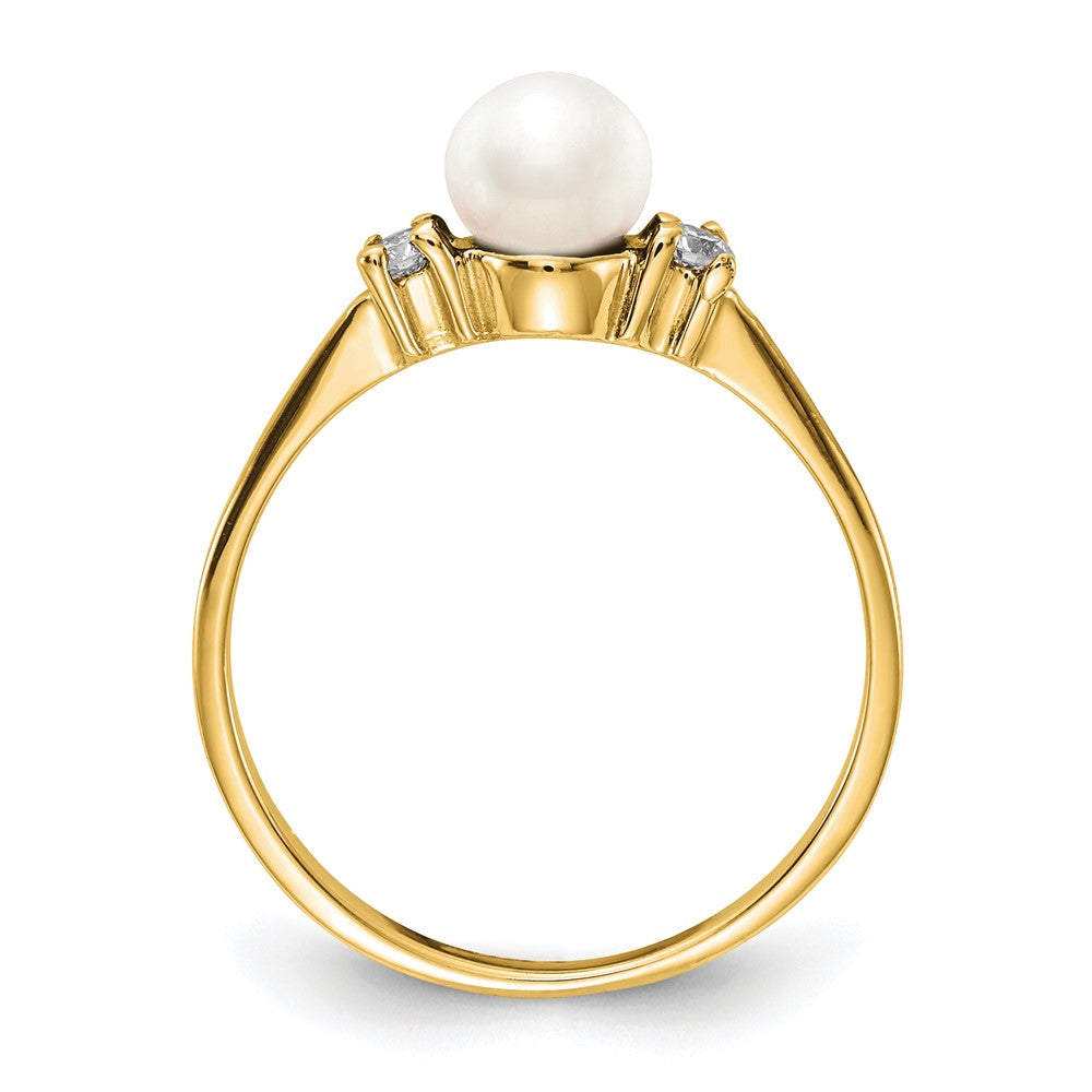 10K 5mm FW Cultured Pearl A Diamond ring