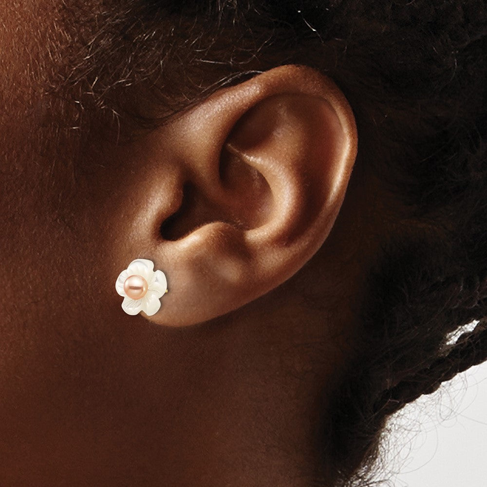 10k 3-4mm Pink FW Cultured Pearl w/10mm MOP Flower Post Earrings