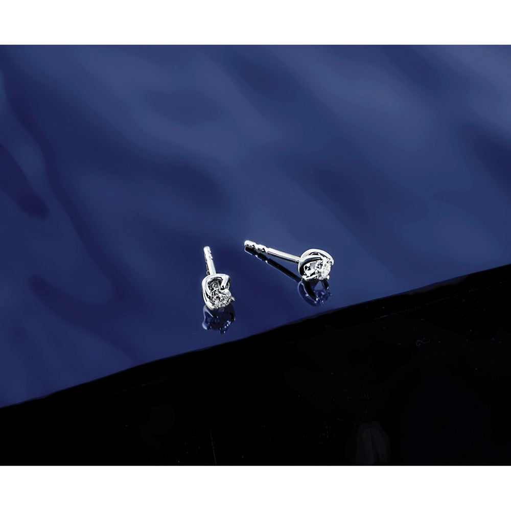 14k White Gold Diamond Leverback Earrings