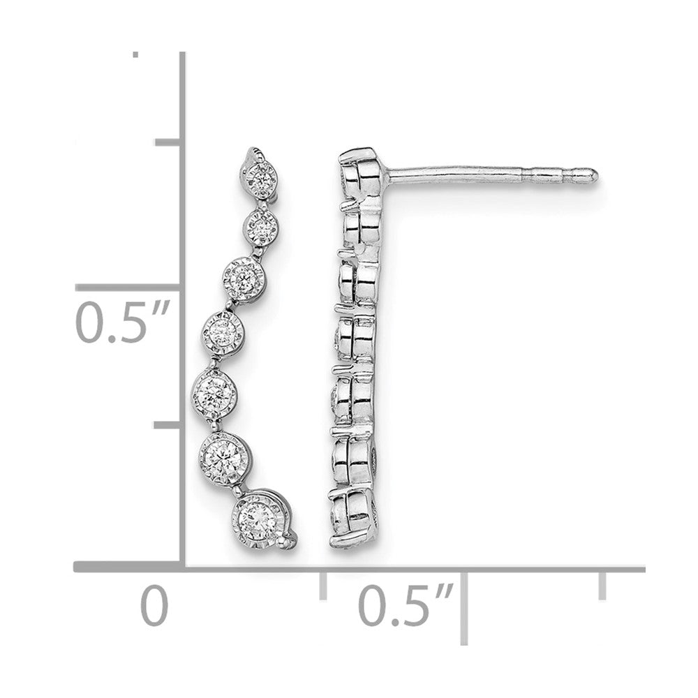 10k White Gold Graduating Diamond Post Earrings