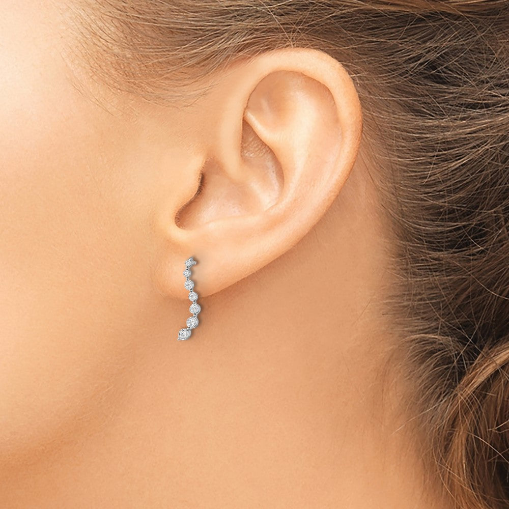 14k White Gold Graduating Diamond Post Earrings