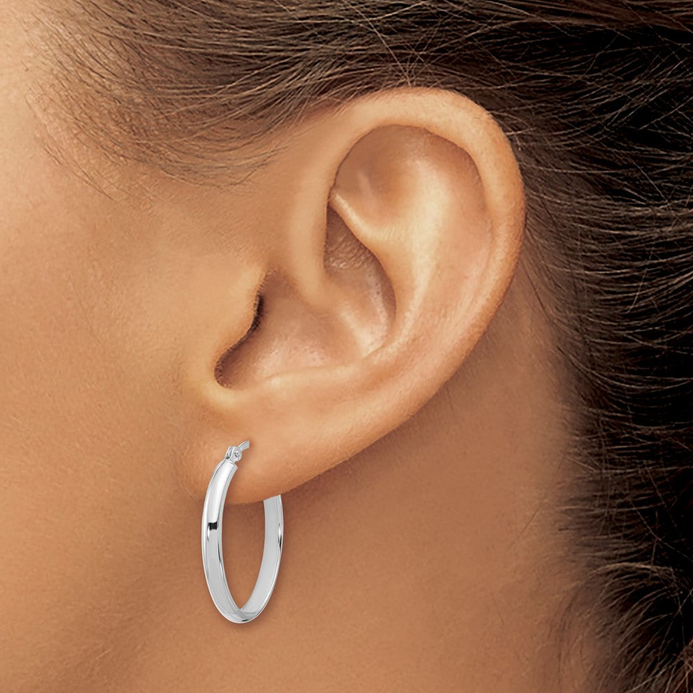 14k White Gold Oval Hoop Earrings