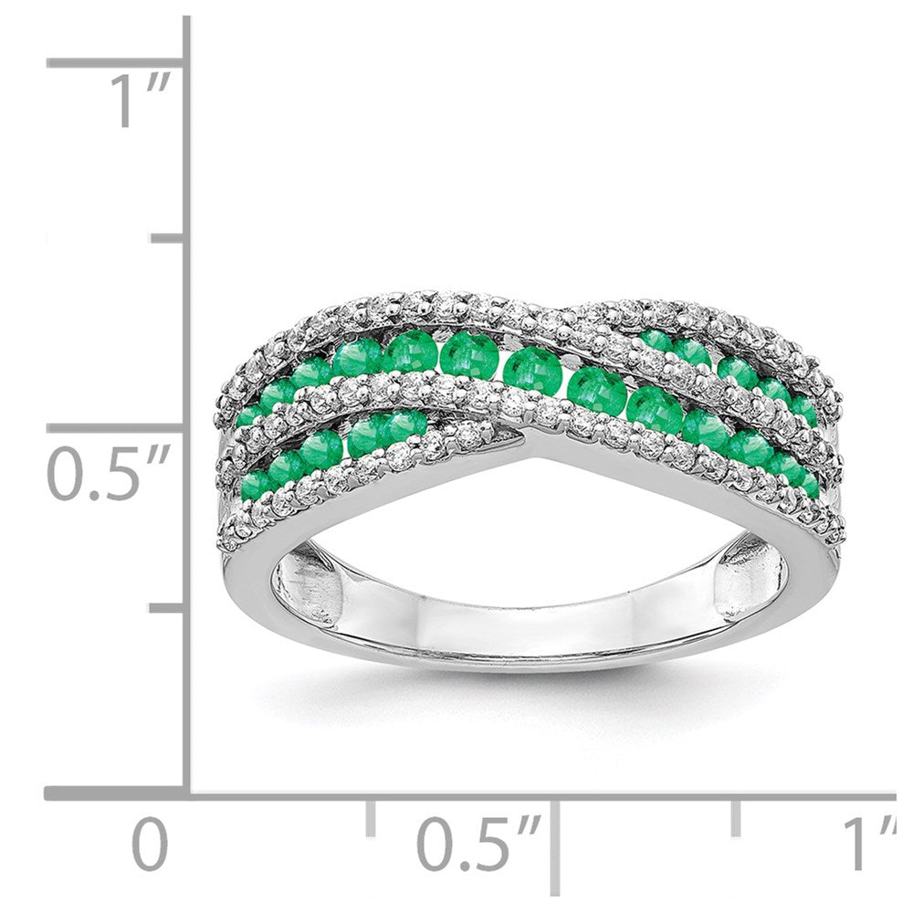 14k White Gold Diamond and Emerald Fancy Ring