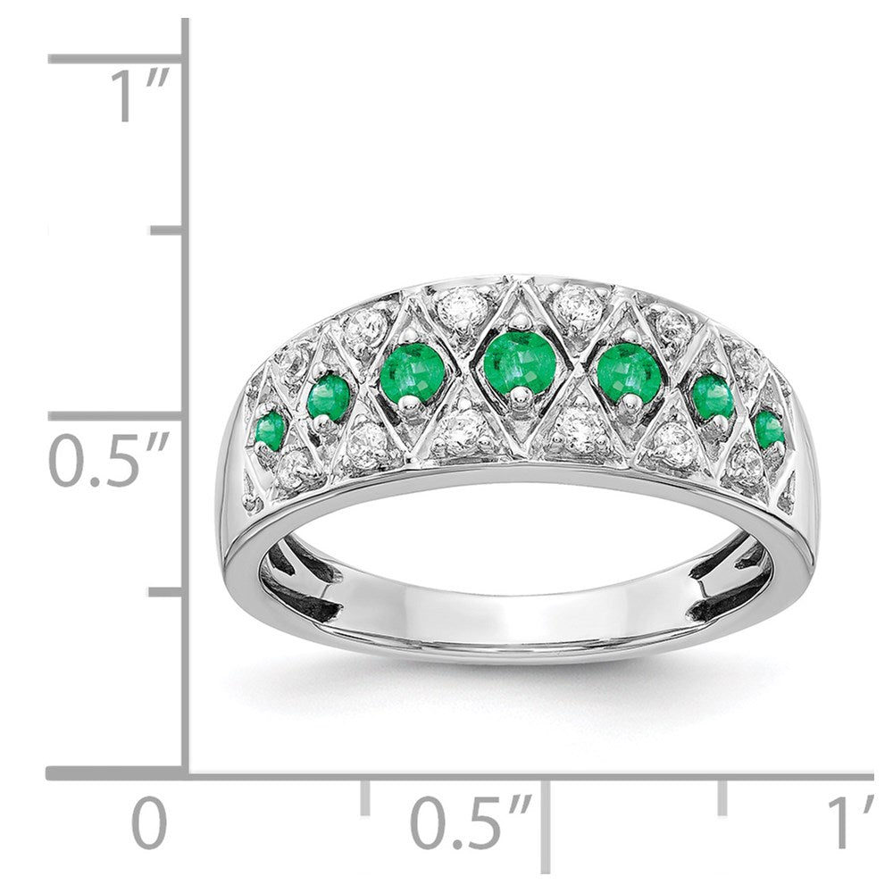 14k White Gold Diamond and Emerald Fancy Ring