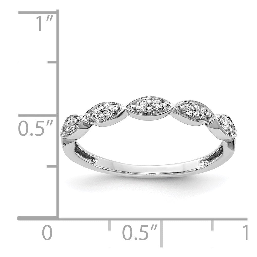 14k White Gold Fancy Diamond Band