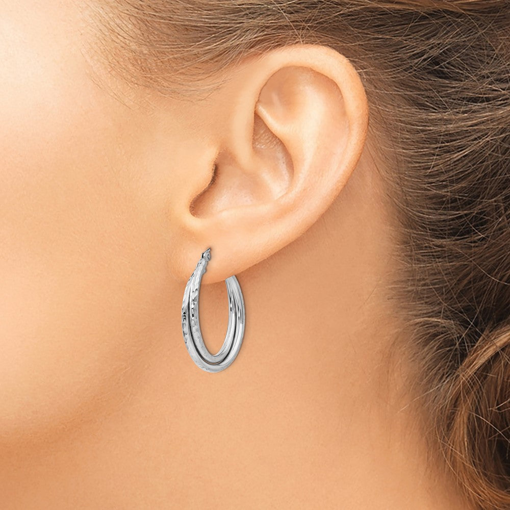 14k White Gold Diamond-cut Polished Oval Hoop Earring