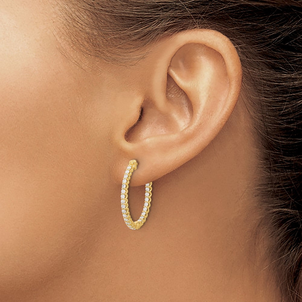14K .78ct. 52-1.5mm In/Out Oval Hoop w/ Safety Clasp Earring