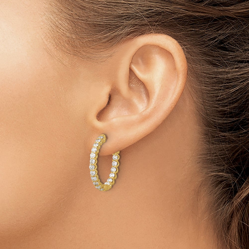 14K 2.1ct 36-2.5mm In/Out Oval Hoop w/ Safety Clasp Diamond Earrings