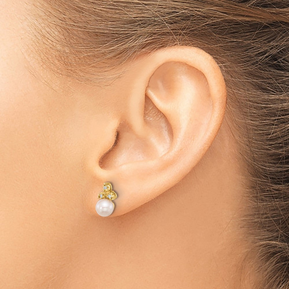 14K 5-6mm Button Freshwater Cultured Pearl .06ct Dia Post Earrings