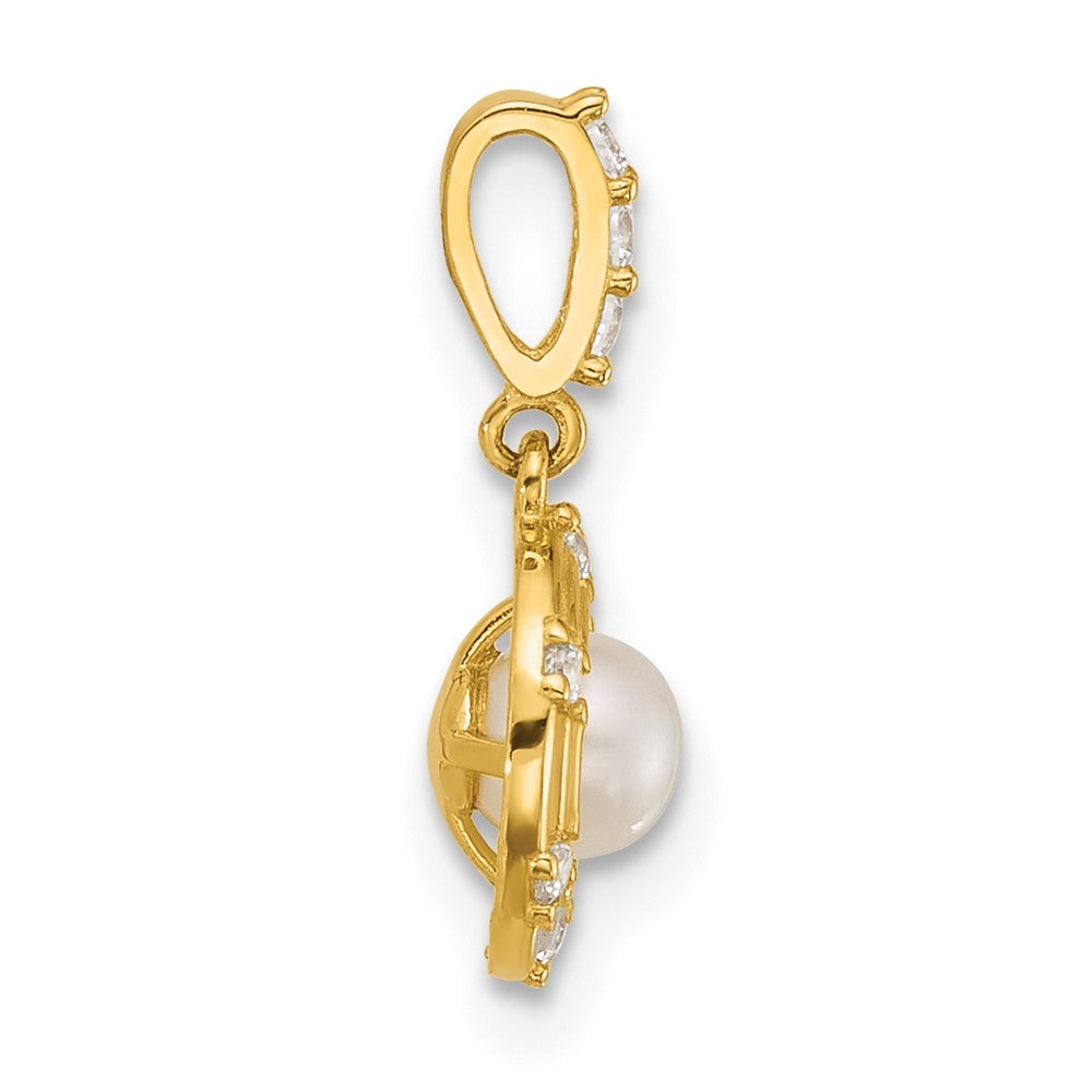 14k Polished and Grooved FWC Pearl and CZ Circle Pendant