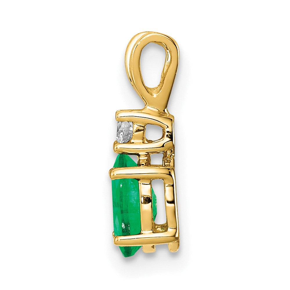 14k 6x4mm Oval Emerald A Diamond pendant