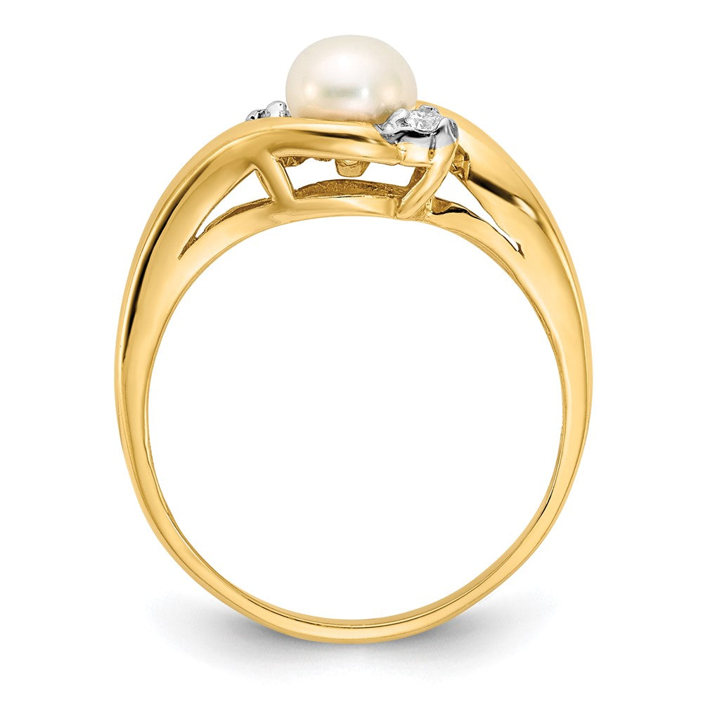 14K 5-6mm White Button Freshwater Cultured Pearl .04tw Diamond Ring