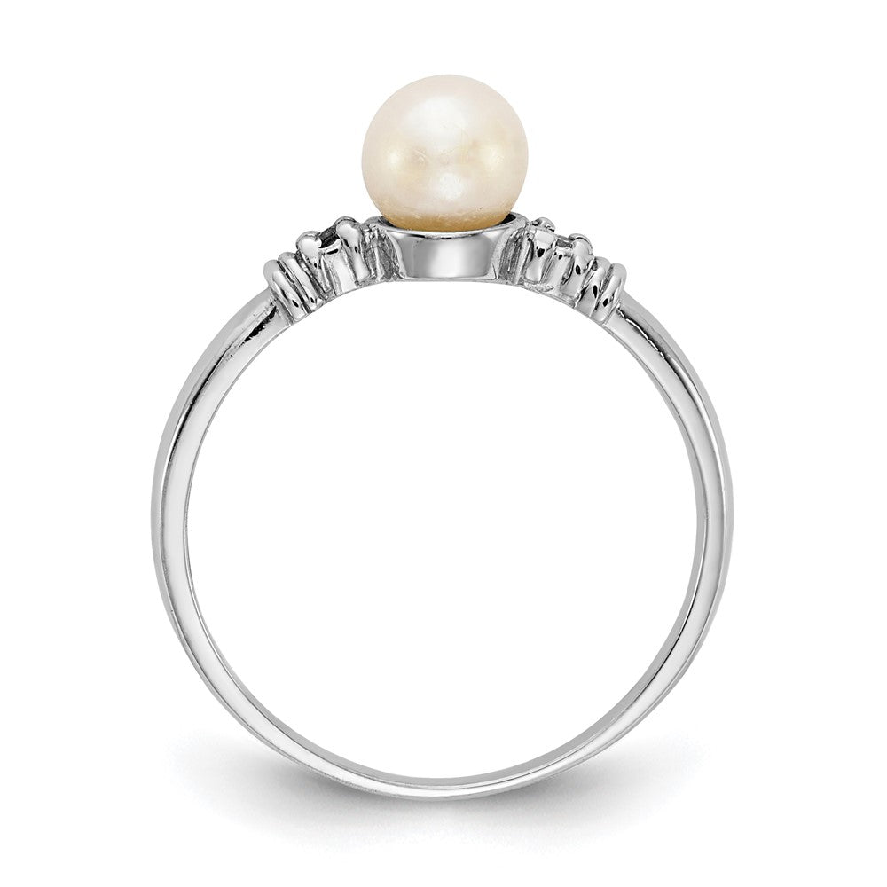 14k White Gold 5mm FW Cultured Pearl A Diamond ring
