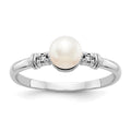 14k White Gold 5mm FW Cultured Pearl A Diamond ring