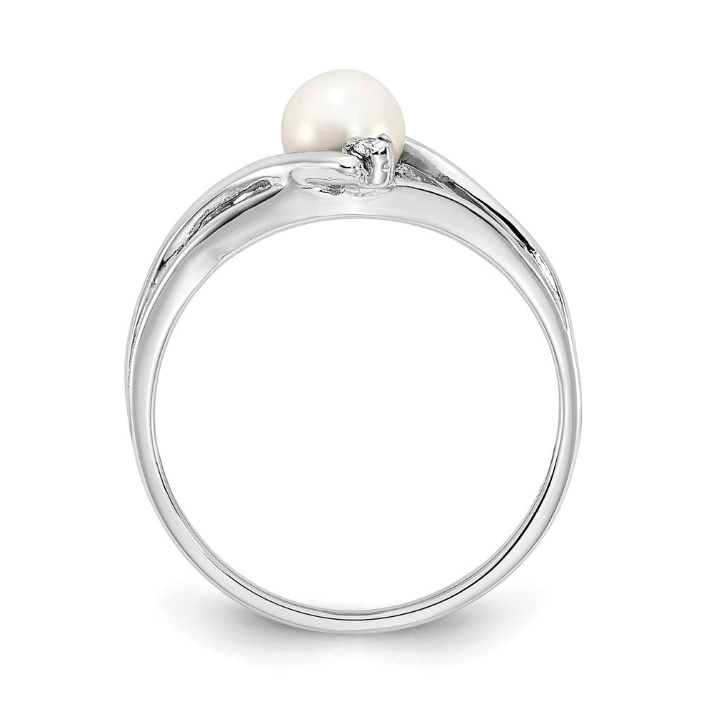 14k White Gold 5mm FW Cultured Pearl VS Diamond ring