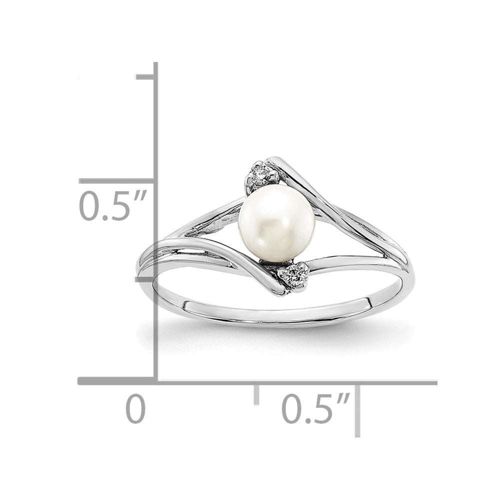 14k White Gold 5mm FW Cultured Pearl AAA Diamond ring