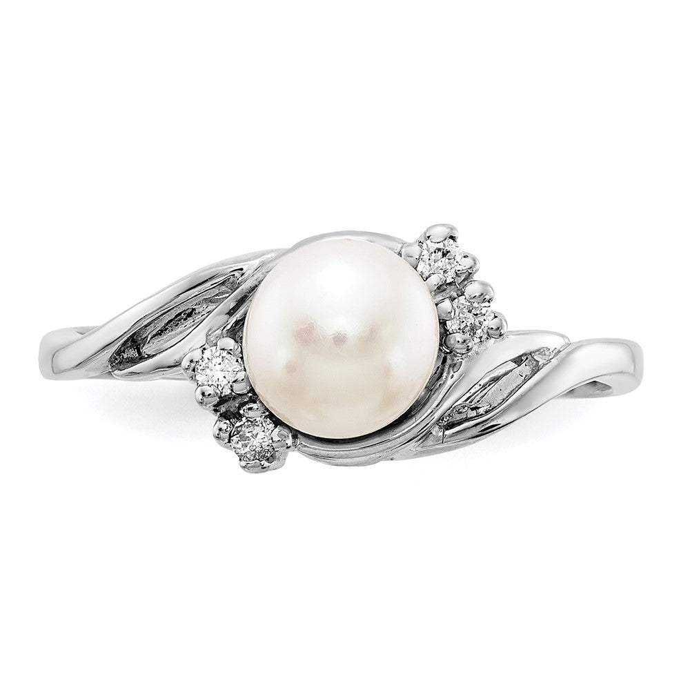 14k White Gold 6mm FW Cultured Pearl VS Diamond ring