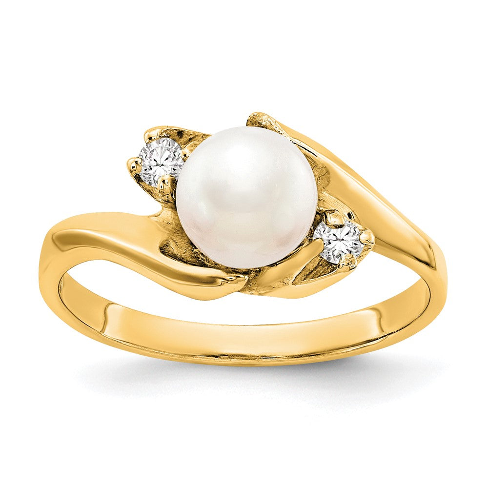14k 6mm FW Cultured Pearl AAA Diamond ring
