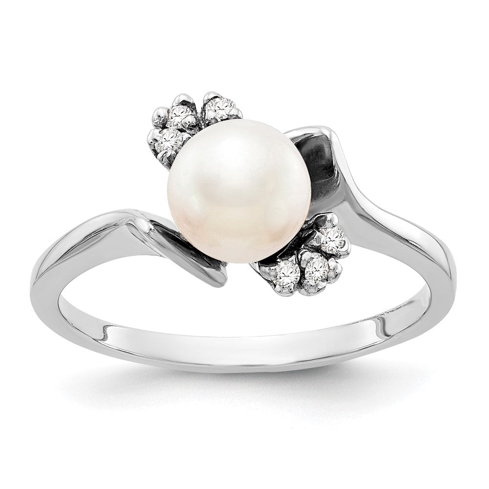 14k White Gold 6mm FW Cultured Pearl VS Diamond ring