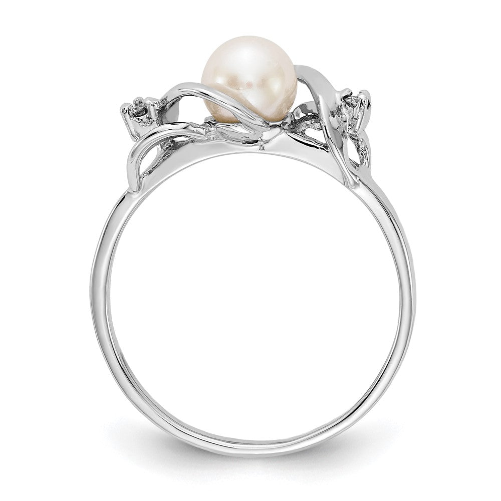 14k White Gold 5.5mm FW Cultured Pearl AA Diamond ring
