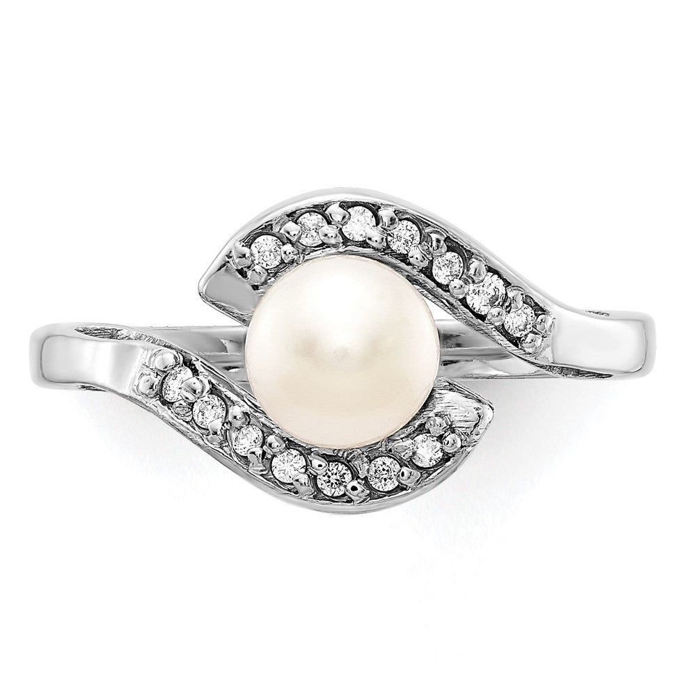 14k White Gold 5.5mm FW Cultured Pearl AA Diamond ring
