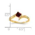14k 4mm Princess Cut Garnet ring